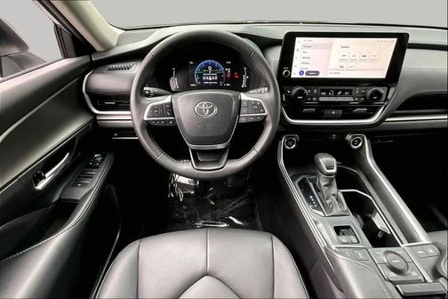 Celestial Silver Metallic 2025 Toyota Grand Highlander XLE