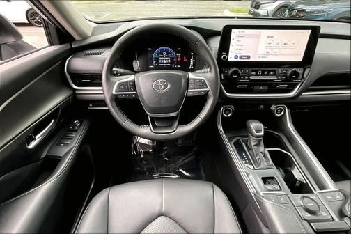 Celestial Silver Metallic 2025 Toyota Grand Highlander XLE