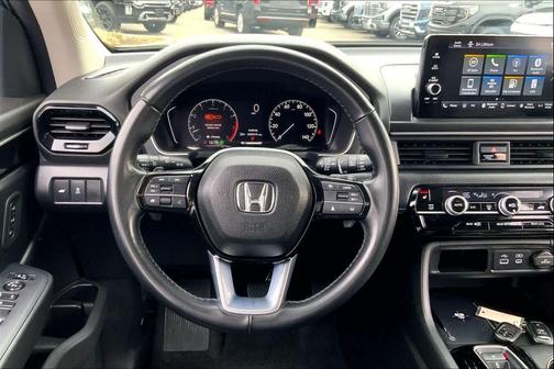 Platinum White Pearl 2023 Honda Pilot AWD EX-L 7 Passenger