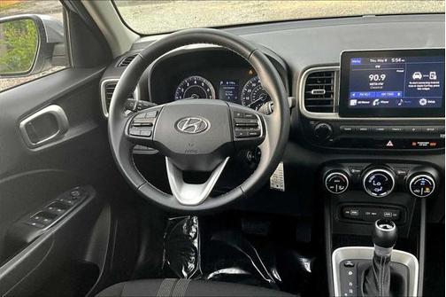 2022 Hyundai VENUE SEL