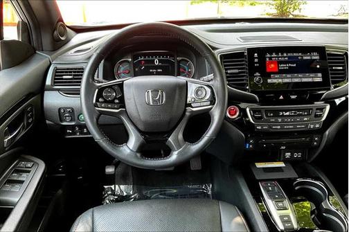 2022 Honda Pilot AWD Black Edition