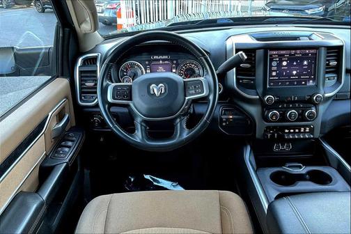 2022 RAM 3500 Big Horn Crew Cab 4x4 8' Box