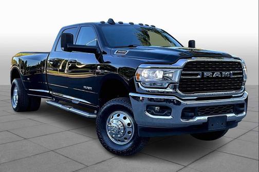 2022 RAM 3500 Big Horn Crew Cab 4x4 8' Box