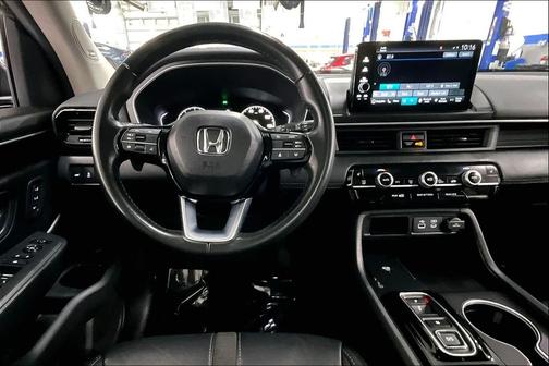 2025 Honda Pilot Touring 8-Passenger