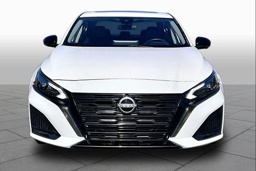 Pearl White Tricoat 2023 Nissan Altima SR VC-Turbo FWD