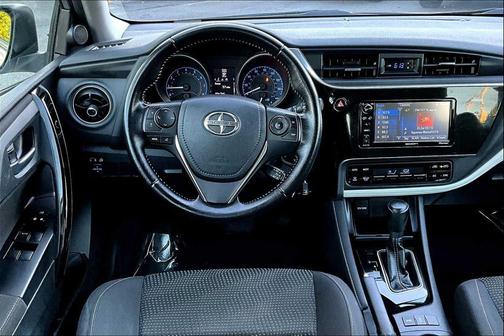 2016 Scion iM 5dr HB CVT