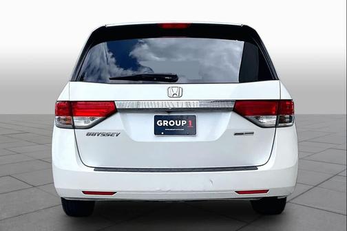 White Diamond Pearl 2016 Honda Odyssey SE
