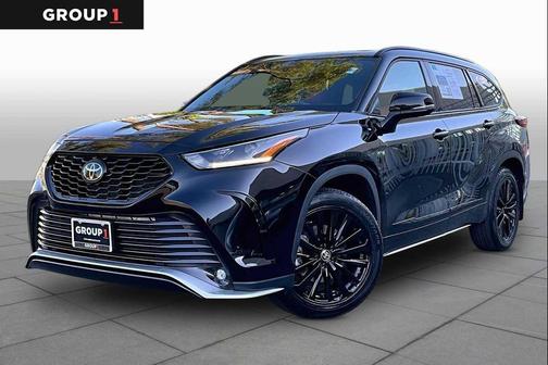 Midnight Black Metallic 2023 Toyota Highlander XSE