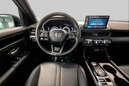 Crystal Black Pearl 2025 Honda Pilot TrailSport