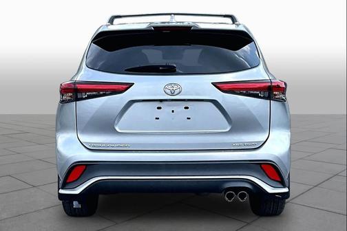 Celestial Silver Metallic 2022 Toyota Highlander XSE