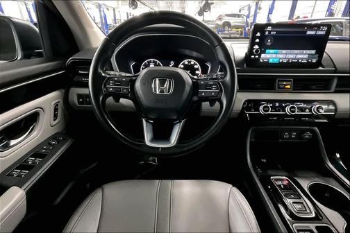 2023 Honda Pilot AWD EX-L 8 Passenger