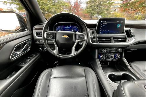 2023 Chevrolet Suburban LT