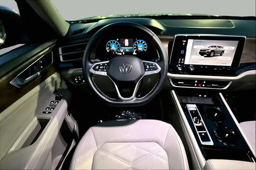 Platinum Gray Metallic 2025 Volkswagen Atlas 2.0T SE w/Technology 4MOTION