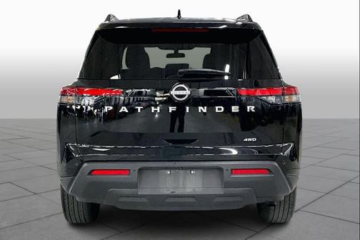 2025 Nissan Pathfinder SV 4WD