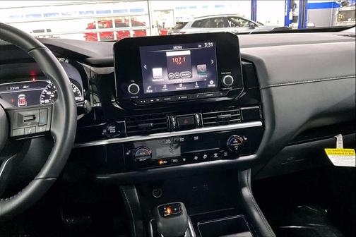 2025 Nissan Pathfinder SV 4WD