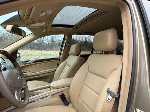 Gold 2010 Mercedes-Benz M-Class 4MATIC