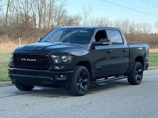 Diamond Black Crystal Pearlcoat 2019 RAM 1500 Big Horn