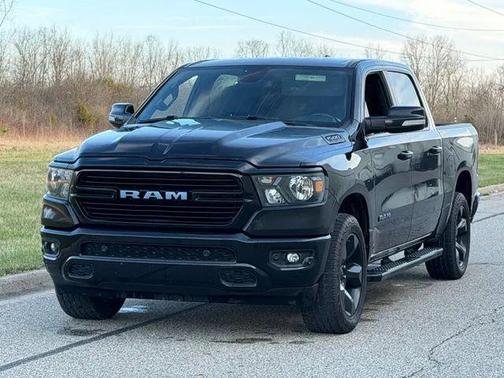 Diamond Black Crystal Pearlcoat 2019 RAM 1500 Big Horn