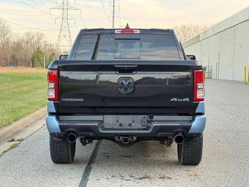 Diamond Black Crystal Pearlcoat 2019 RAM 1500 Big Horn
