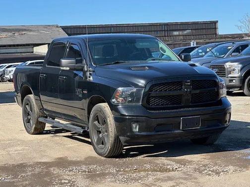 2019 RAM 1500 SLT