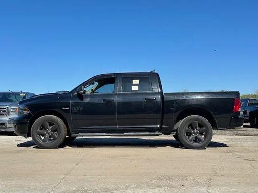 2019 RAM 1500 SLT