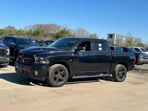 2019 RAM 1500 SLT