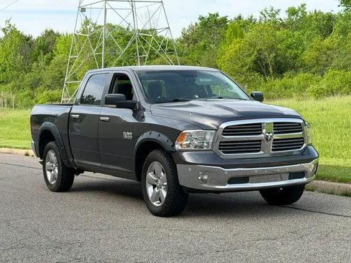 Granite Crystal Metallic Clearcoat 2017 RAM 1500 Big Horn