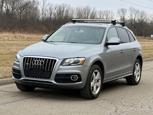 Ice Silver Metallic 2011 Audi Q5 Premium Plus