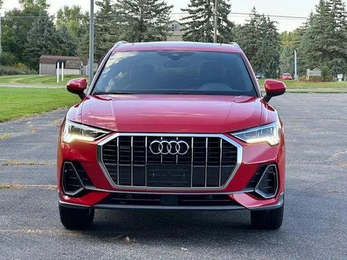 2024 Audi Q3 Premium 45 TFSI S line quattro Tiptronic