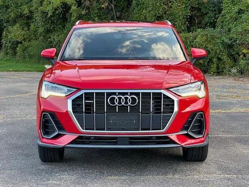 Progressive Red Metallic 2024 Audi Q3 Premium 45 TFSI S line quattro Tiptronic