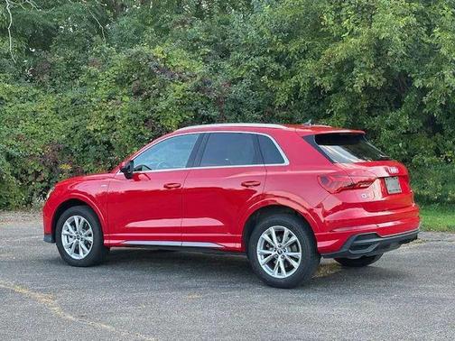 2024 Audi Q3 Premium 45 TFSI S line quattro Tiptronic