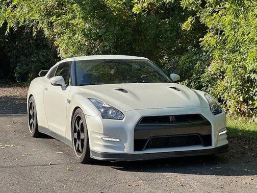 2014 Nissan GT-R Premium