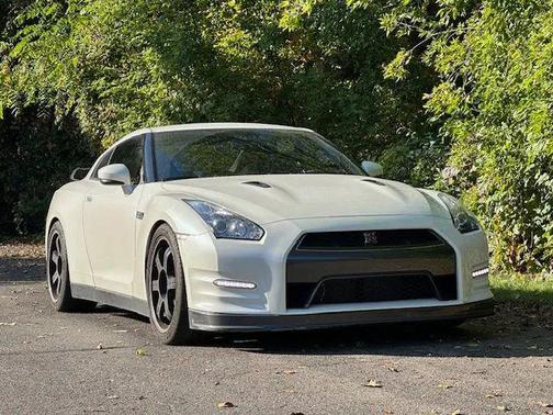 2014 Nissan GT-R Premium