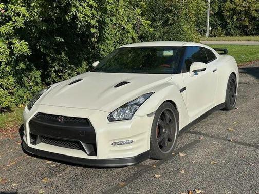 2014 Nissan GT-R Premium