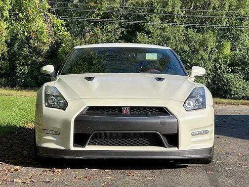 2014 Nissan GT-R Premium