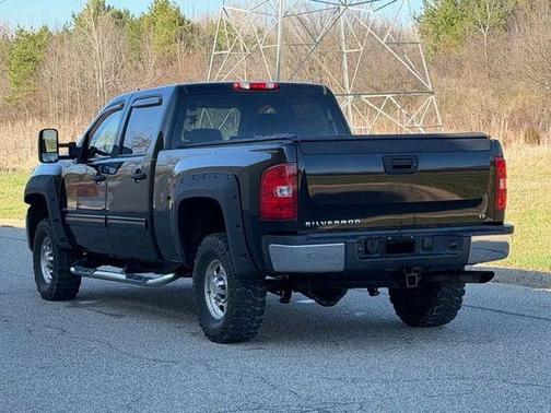 Black 2009 Chevrolet Silverado 2500 LT Crew Cab