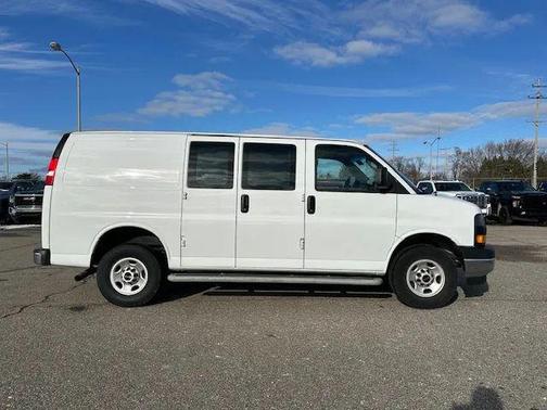 2023 GMC Savana 2500 Work Van
