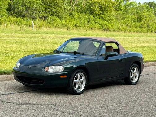 Emerald Mica 1999 Mazda MX-5 Miata Convertible 2D