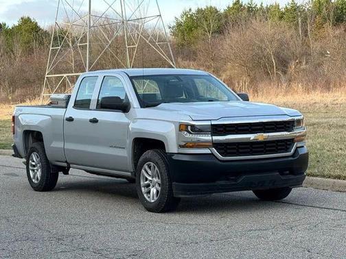Silver Ice Metallic 2018 Chevrolet Silverado 1500 WT