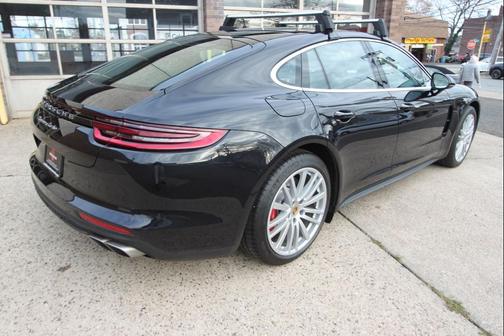 2017 Porsche Panamera Turbo