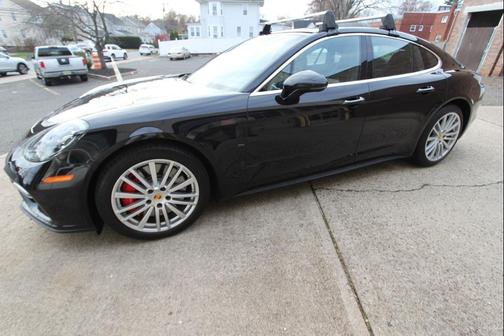 2017 Porsche Panamera Turbo