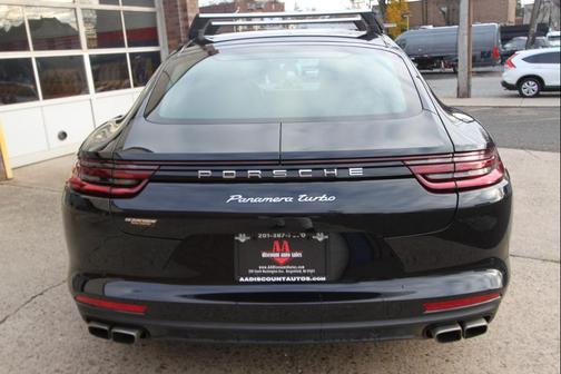 2017 Porsche Panamera Turbo