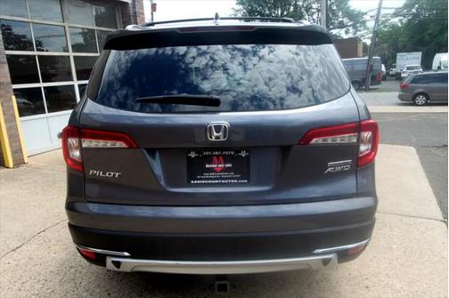 2019 Honda Pilot Touring 8-Passenger