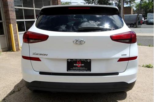 2021 Hyundai TUCSON SE