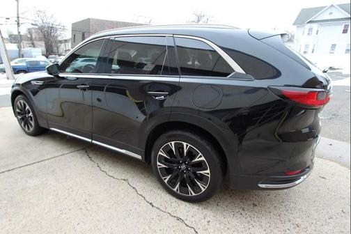 2024 Mazda CX-90 PHEV Premium Plus