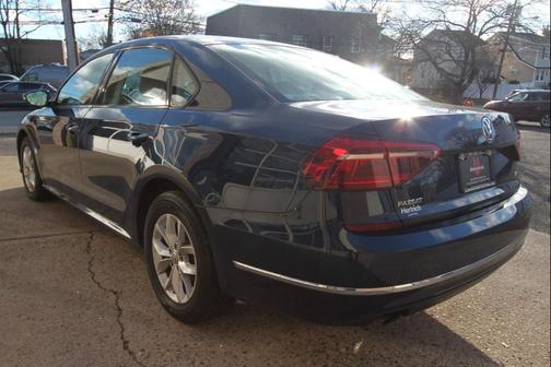 2018 Volkswagen Passat 