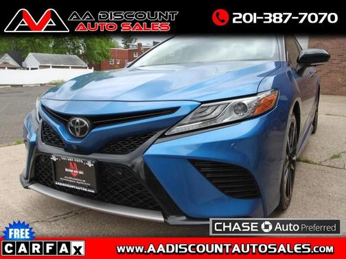 Blue Streak/Midnight Black Metallic 2018 Toyota Camry XSE