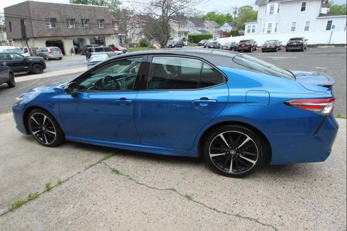 Blue Streak/Midnight Black Metallic 2018 Toyota Camry XSE