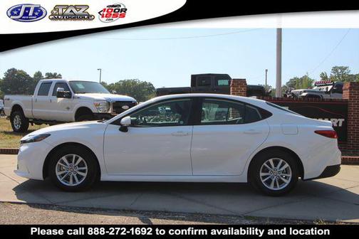 Ice 2025 Toyota Camry LE