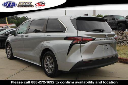 Celestial Silver Metallic 2021 Toyota Sienna LE